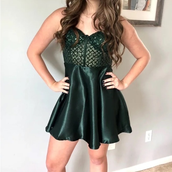Going Glam Dark Green Sequin Bustier Skater Dress - Picture 4 of 7